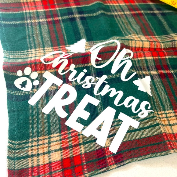 New Christmas Dog Scarf,Lg dog scarf new original packaging Santa I can Explain! - Picture 2 of 7